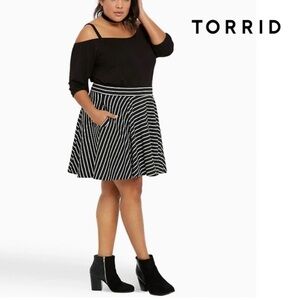 NWT Torrid Mod Stripe Circle Mini Skirt